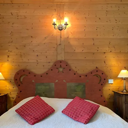 Au Cheval Blanc - appartements et chambres d'hôtes-3