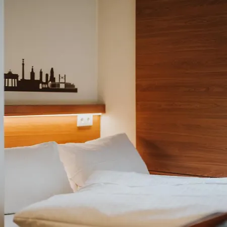 Easyhotel Berlin Hackescher Markt-2