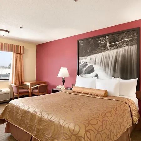 Super 8 By Wyndham Oceanside Marty'S Valley Inn-2