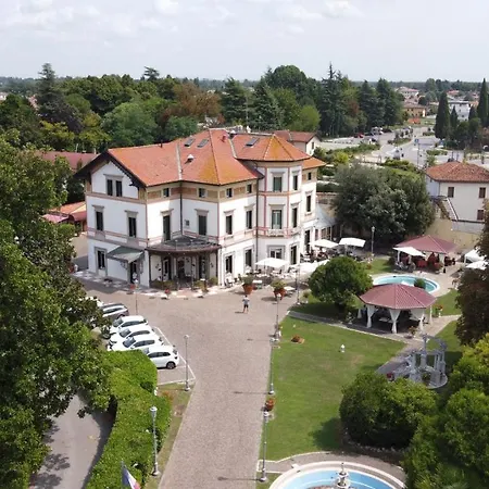 Hotel Villa Stucky-3