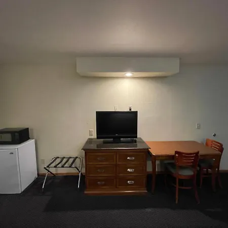 Campus Inn Baraboo-2