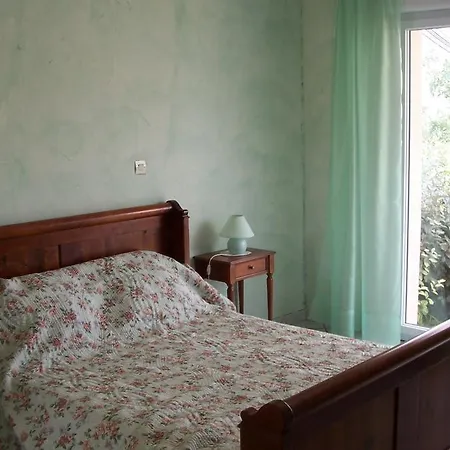 Le Fenouillet Chambres D'Hotes Proche Des Grands Buffets-3