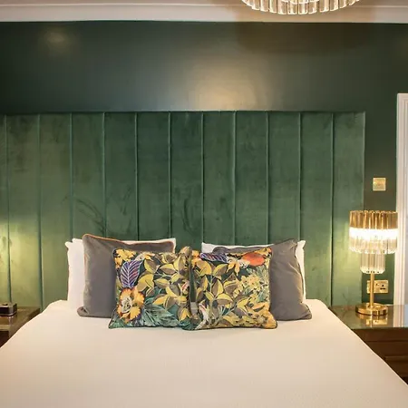 The Eton Mess Boutique Hotel-3