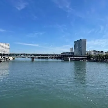 Comfortable Room 4 Minutes Walk To Basel Shared Apartment-3