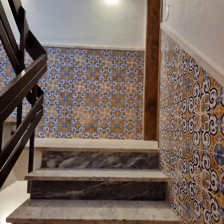 Rooftop Guesthouse Alvor-3