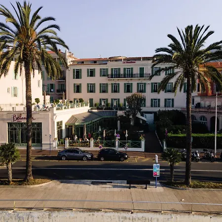Hotel Vendome Menton-3