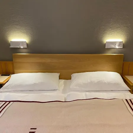 Petit Steffani Bed & Breakfast-3