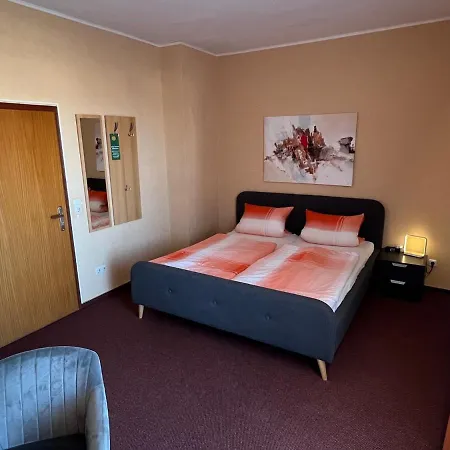 Hotelpension Am Thermalbad-3