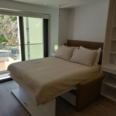 The Hub Studio With Balcony, Wi-Fi & Gym-2