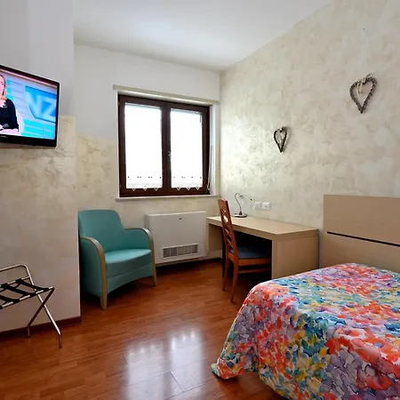 Hotel Italia-2