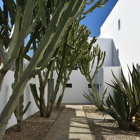 Hostal Doña Lola Marina-3