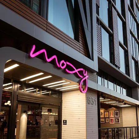 Moxy San Diego Gaslamp Quarter-2