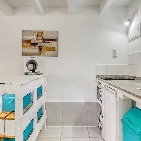 Room In Apartment - Apartments With Views Pool Barbecue Wifi-3