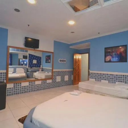 Shelton Hotel (Adults Only)-3