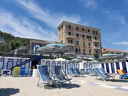 Hotel Monique-2