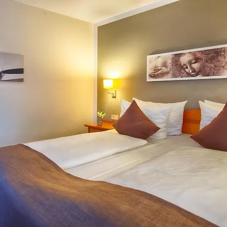 Leonardo Hotel Hamburg Airport-3