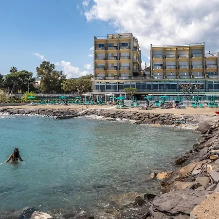 Hotel Bellevue Et Mediterranée-2