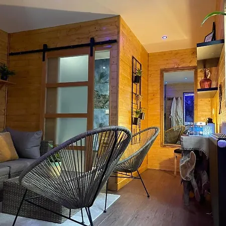 Love Room-3