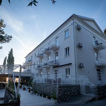 Hotel Bor-2