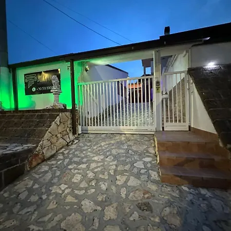 Atena Apartments B&B Gold-2