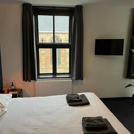 Hotel Grandcafe De Doelen-2