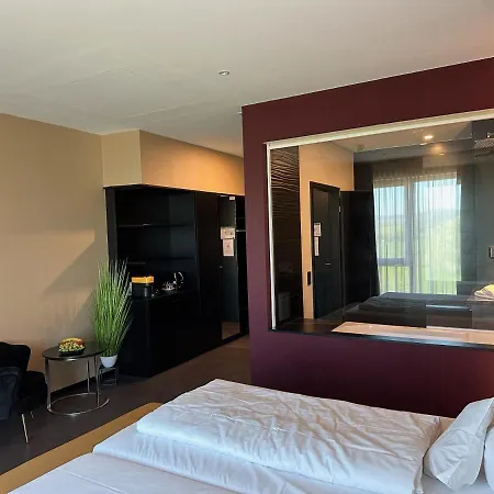 Primetime Hotel-2