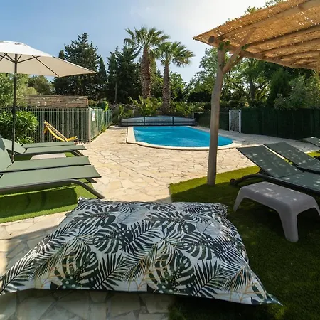 Gîte Imagine Roussillon Résidence Privée avec Piscine - 8 personnes-3