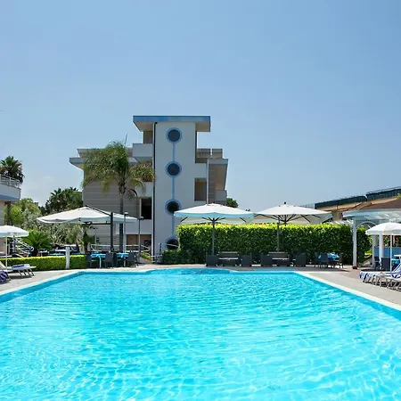 Hotel Premiere Pool & Resort-3