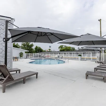 Golden Isles Inn & Suites-2