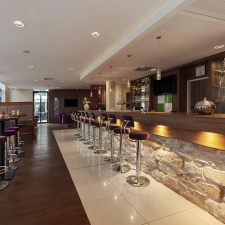 Holiday Inn Express Dresden City Centre-3
