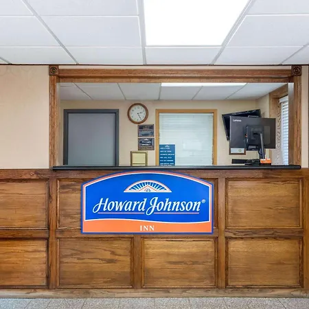 Howard Johnson By Wyndham Gillette-2