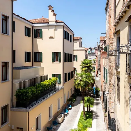 H10 Palazzo Canova-2