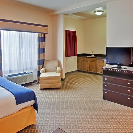 Holiday Inn Express Delano Highway 99 By Ihg-3