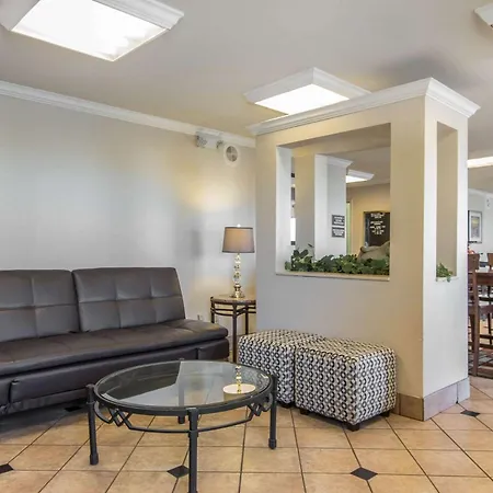 Greenstay Hotel Joplin Missouri-3