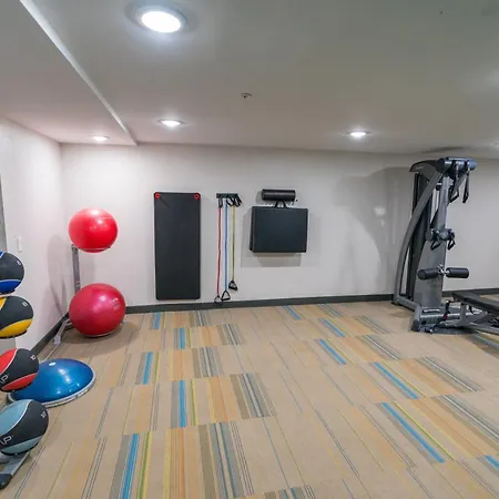Holiday Inn Express Hotel & Suites Nashville Brentwood 65S-2