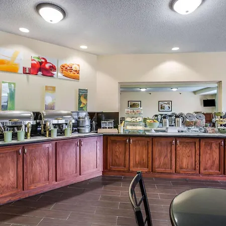 Quality Inn & Suites Lawrence - University Area-2