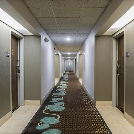 Bliss Point Inn & Suites-3