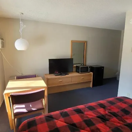 Lumberjack Inn-3