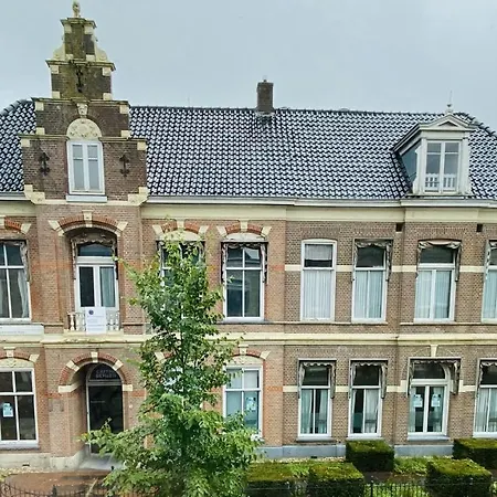 bij DE RODE DEUR-2