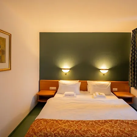 Parkhotel STEIGER Hohnstein-2