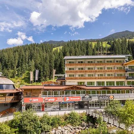 Berghotel Hochfuegen-3