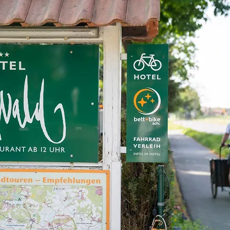 Hotel Am Wald B&B-2