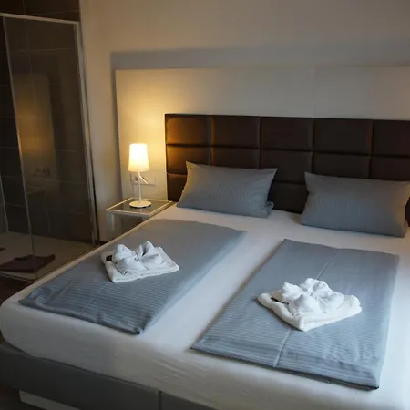 Leitner's Hotel Garni-3