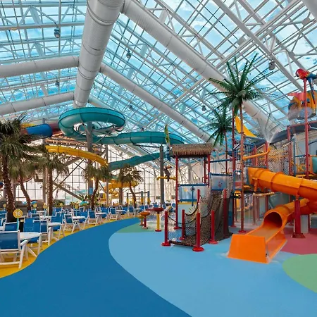 La Quinta Inn And Suites By Wyndham At Watiki Waterpark-2