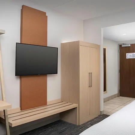 Holiday Inn Express & Suites Pittsburgh North Shore By Ihg-2