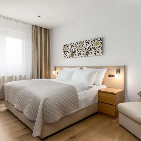 Hotel Zentral-2
