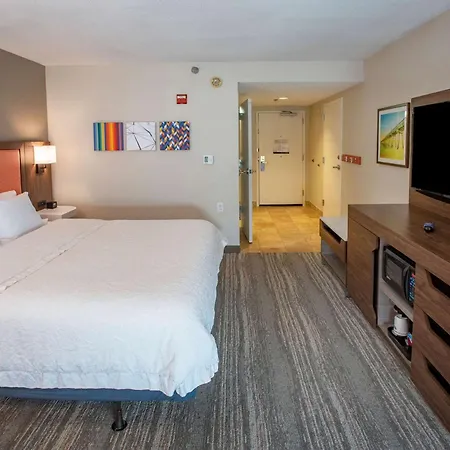 Hampton Inn Pensacola-Airport-2