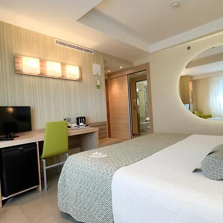 Riviera Beachotel - Adults Recommended-3