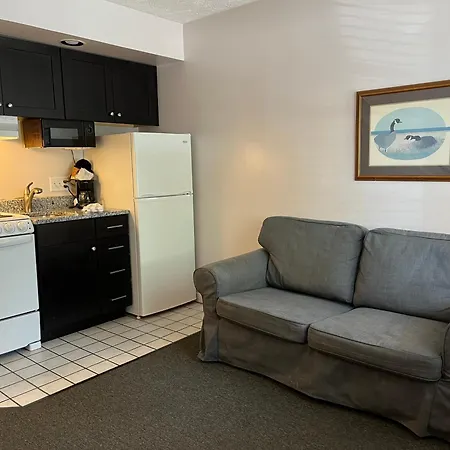 Traverse Bay Inn-2