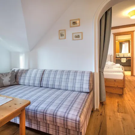 Hotel Häuserl im Wald-2